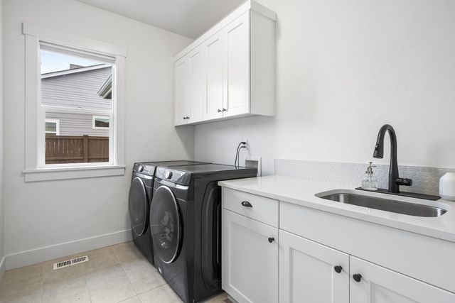 4327 SW Badger Creek Drive, Redmond, OR 97756