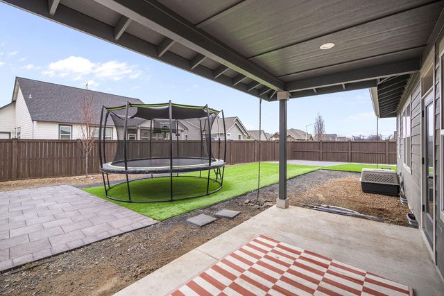 4327 SW Badger Creek Drive, Redmond, OR 97756