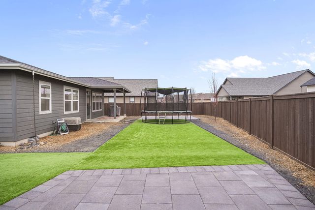 4327 SW Badger Creek Drive, Redmond, OR 97756