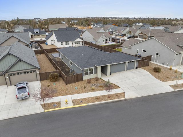 4327 SW Badger Creek Drive, Redmond, OR 97756