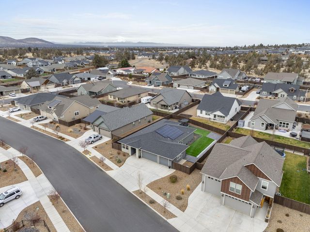 4327 SW Badger Creek Drive, Redmond, OR 97756