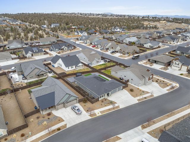 4327 SW Badger Creek Drive, Redmond, OR 97756