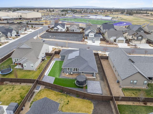 4327 SW Badger Creek Drive, Redmond, OR 97756