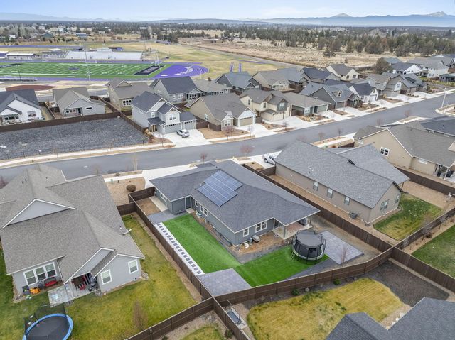 4327 SW Badger Creek Drive, Redmond, OR 97756