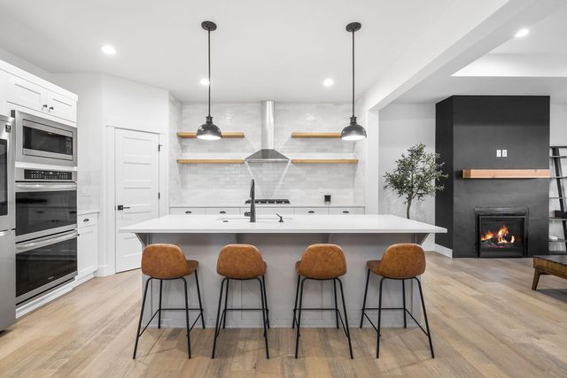 4327 SW Badger Creek Drive, Redmond, OR 97756