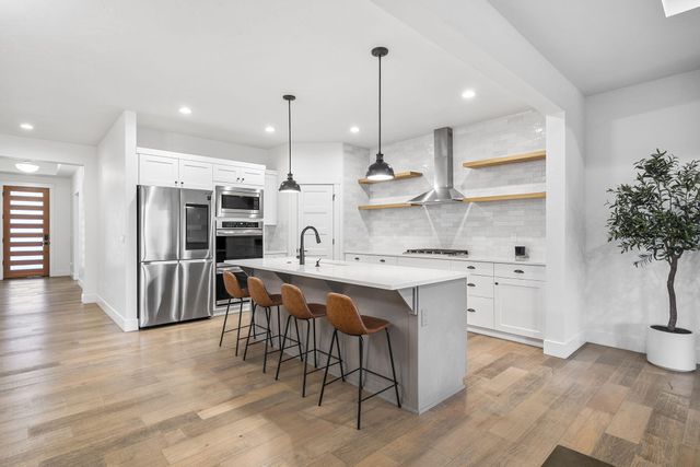 4327 SW Badger Creek Drive, Redmond, OR 97756