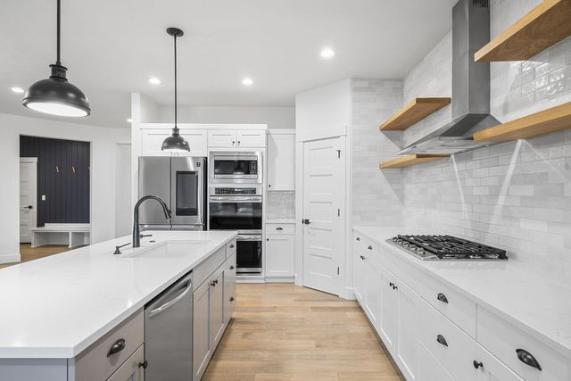 4327 SW Badger Creek Drive, Redmond, OR 97756