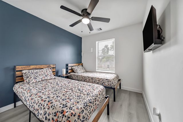 4011 King Street, Houston, TX 77026