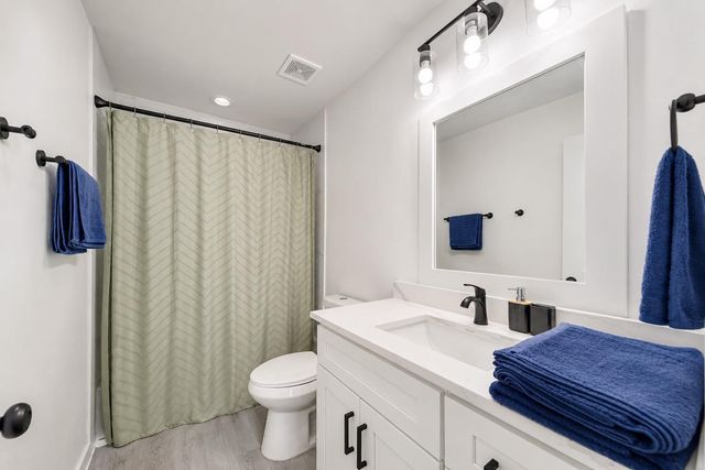 4011 King Street, Houston, TX 77026