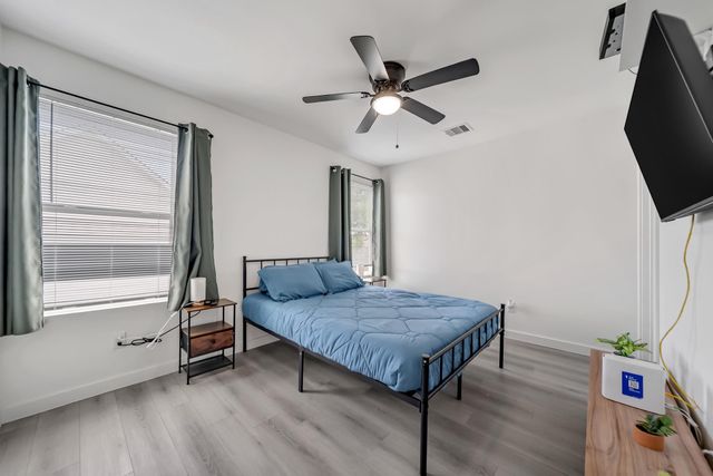 4011 King Street, Houston, TX 77026