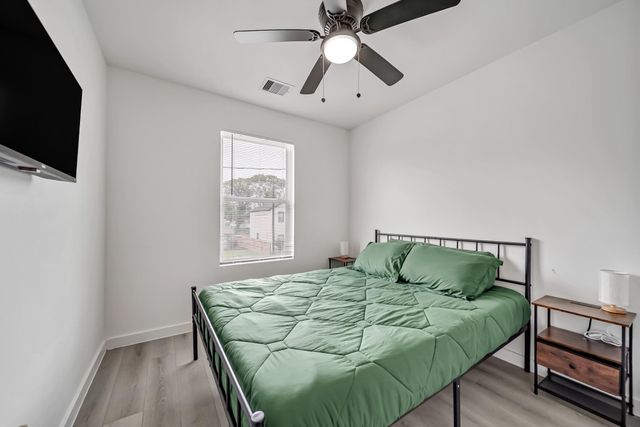 4011 King Street, Houston, TX 77026