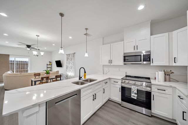 4011 King Street, Houston, TX 77026