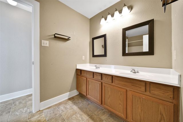 11940 Chanteloup Drive, Houston, TX 77047