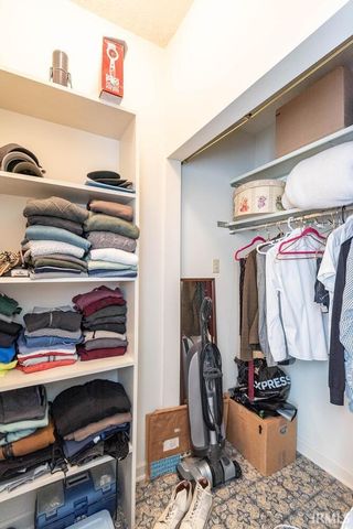 2606 E 2nd St Apt E, Bloomington, IN 47401