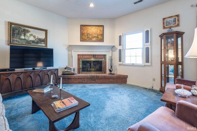 2606 E 2nd St Apt E, Bloomington, IN 47401