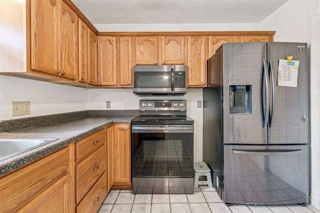 4713 SE Sunnymeade Dr, Lawton, OK 73501