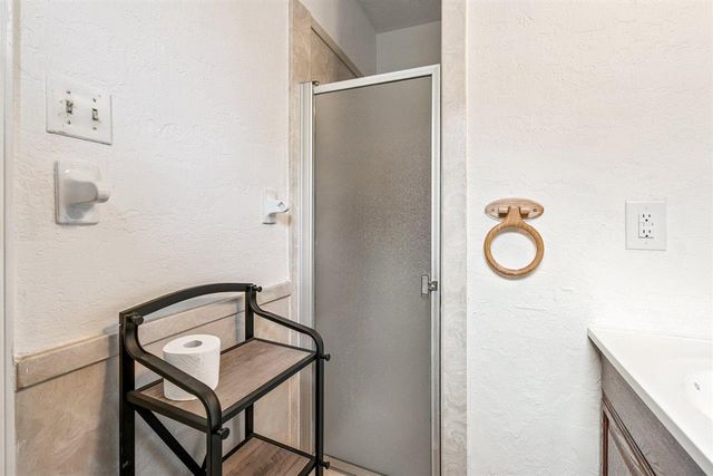 4713 SE Sunnymeade Dr, Lawton, OK 73501