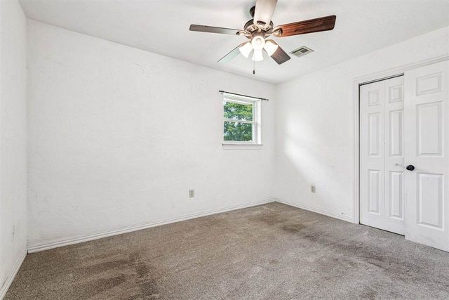 4713 SE Sunnymeade Dr, Lawton, OK 73501