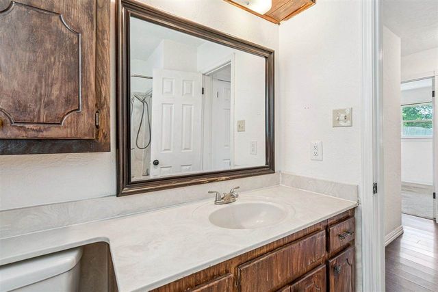 4713 SE Sunnymeade Dr, Lawton, OK 73501