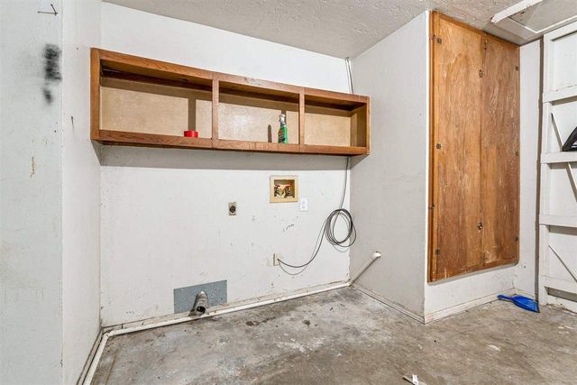 4713 SE Sunnymeade Dr, Lawton, OK 73501