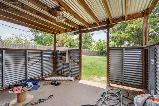 4713 SE Sunnymeade Dr, Lawton, OK 73501