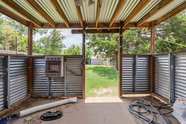 4713 SE Sunnymeade Dr, Lawton, OK 73501