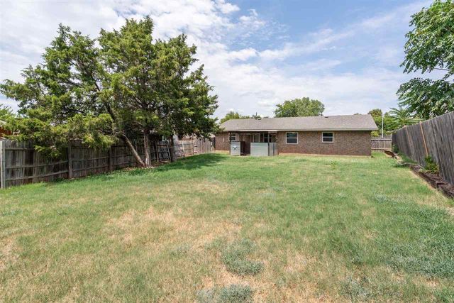 4713 SE Sunnymeade Dr, Lawton, OK 73501