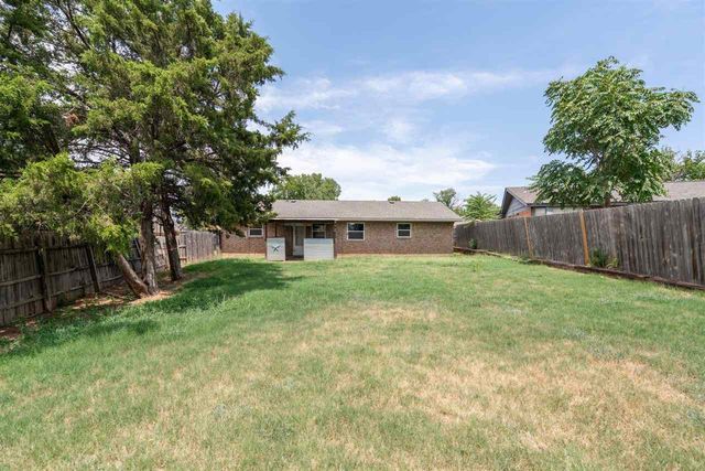 4713 SE Sunnymeade Dr, Lawton, OK 73501