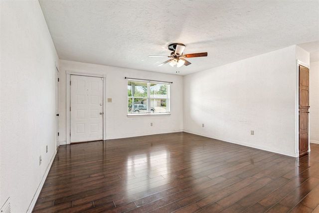 4713 SE Sunnymeade Dr, Lawton, OK 73501