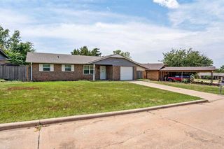 4713 SE Sunnymeade Dr, Lawton, OK 73501