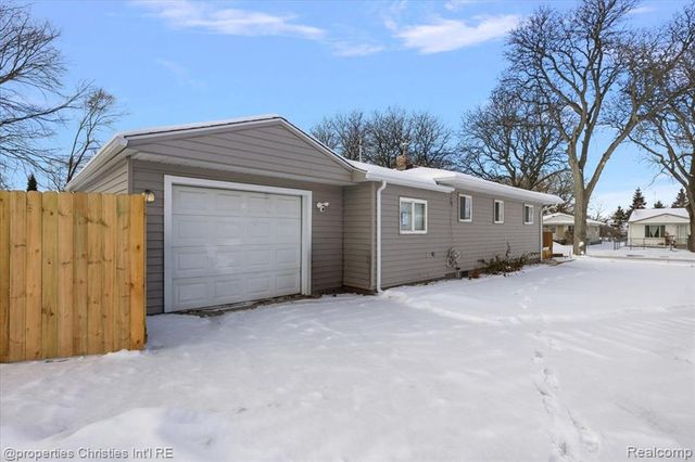 173 High Street, Pontiac, MI 48342