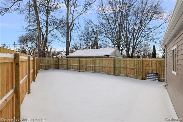 173 High Street, Pontiac, MI 48342