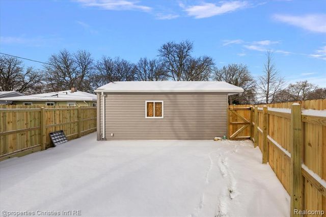 173 High Street, Pontiac, MI 48342