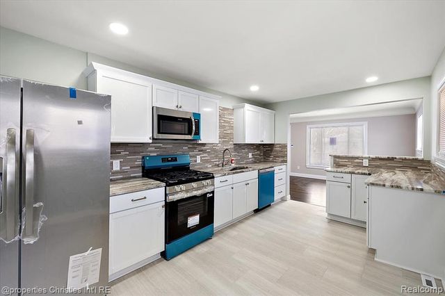 173 High Street, Pontiac, MI 48342