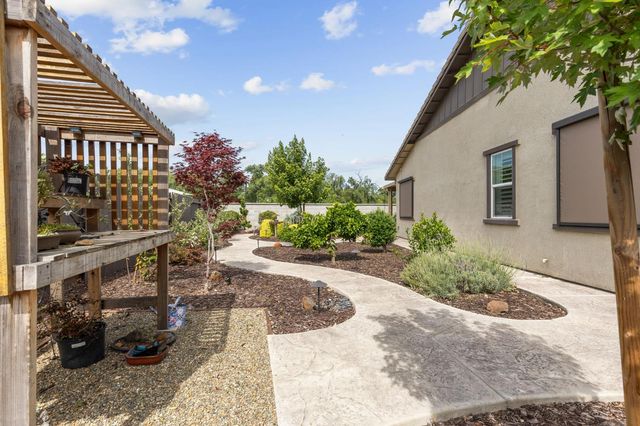 508 Lodge Ct, Lincoln, CA 95648