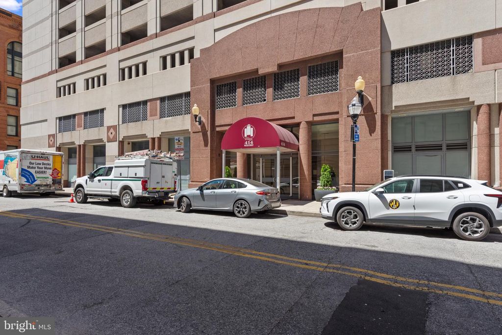 Image 1 of property listing at 414 WATER ST #1813, Baltimore, MD 21202