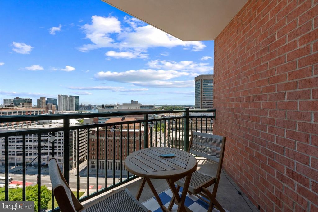 Image 12 of property listing at 414 WATER ST #1813, Baltimore, MD 21202
