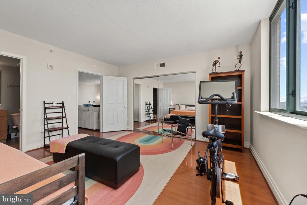 Image 22 of property listing at 414 WATER ST #1813, Baltimore, MD 21202