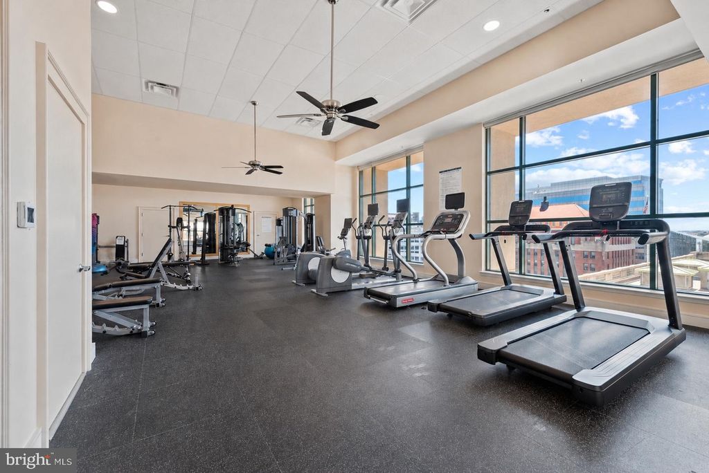 Image 28 of property listing at 414 WATER ST #1813, Baltimore, MD 21202