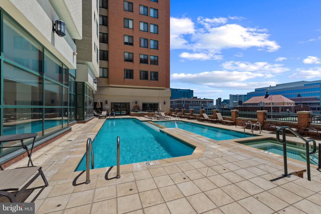 Image 29 of property listing at 414 WATER ST #1813, Baltimore, MD 21202