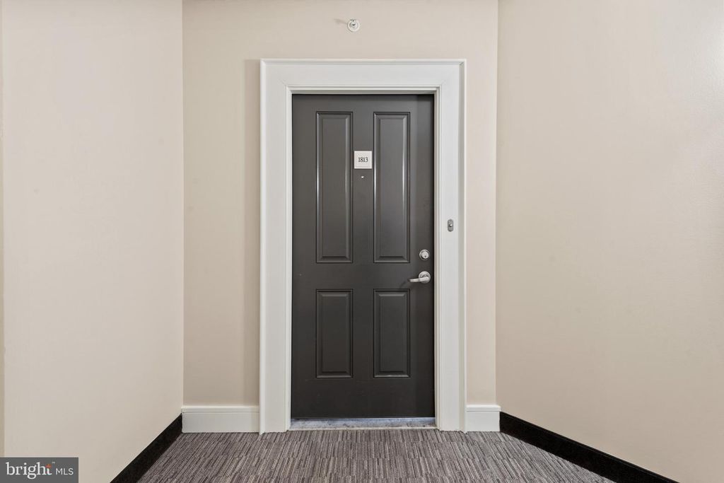 Image 4 of property listing at 414 WATER ST #1813, Baltimore, MD 21202