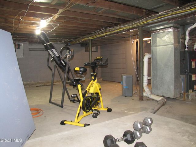 37 Swan Street, Schenectady, NY 12307