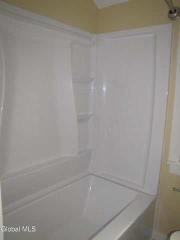 37 Swan Street, Schenectady, NY 12307