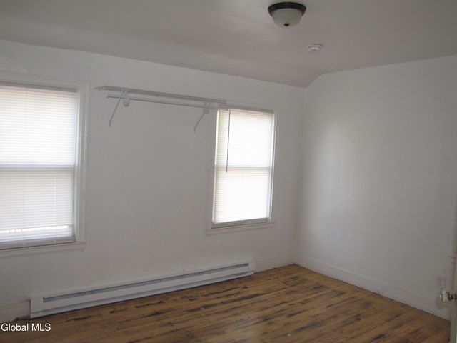 37 Swan Street, Schenectady, NY 12307