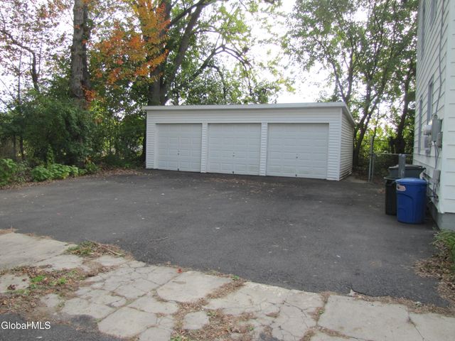 37 Swan Street, Schenectady, NY 12307