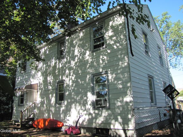 37 Swan Street, Schenectady, NY 12307