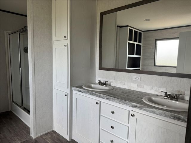 1231 Saddleback Drive, Bellville, TX 77418