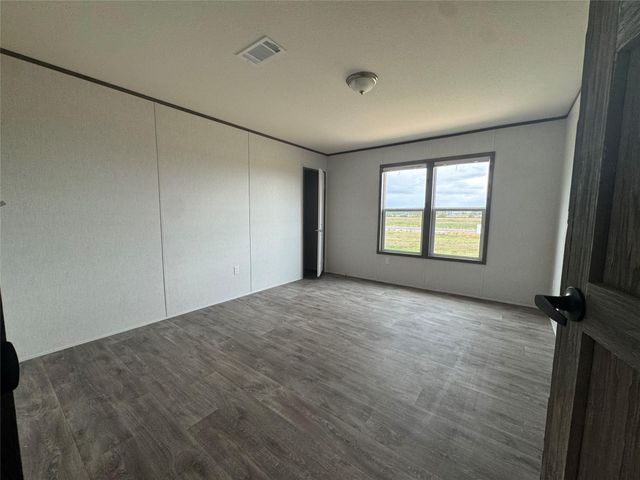 1231 Saddleback Drive, Bellville, TX 77418