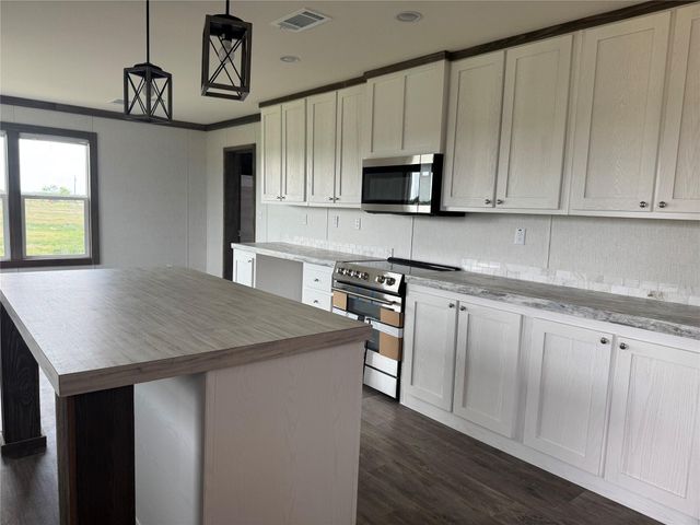 1231 Saddleback Drive, Bellville, TX 77418