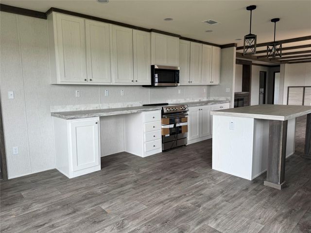 1231 Saddleback Drive, Bellville, TX 77418